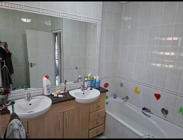 3 BEDROOM TOWNHOUSE FOR SALE IN LAWRENCE ROCKS